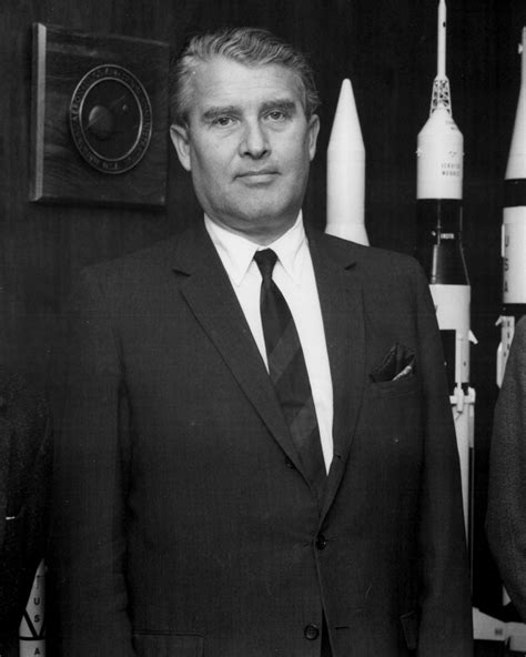 Dr Wernher Von Braun 8x10 Nasa Photo Da 251