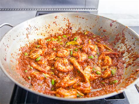 Selain itu, sambal udang petai bakal cocok disantap dengan nasi hangat dengan aneka lauk dan sayur. Resepi Sambal Udang Petai yang Cukup Menyengat! - Butterkicap
