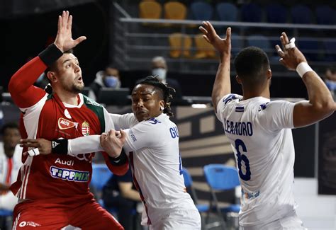 تطبيق الفار في التصفيات الآسيوية للمونديال. رعب في منتخب ألمانيا بعد ظهور حالات كورونا في مونديال اليد