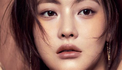 Oh Yeon Seo For The September 2017 Issue Of Singles Couch Kimchi
