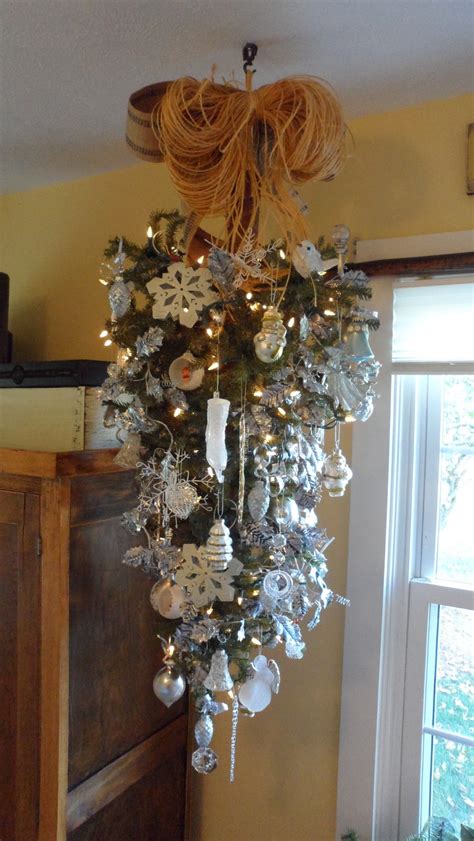 15 diy christmas tree stands that'll up your home's holiday spirit. Junk Situation: Christmas trees!