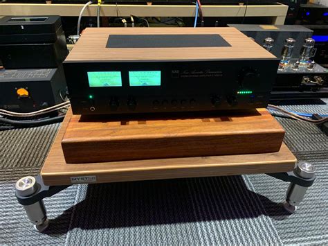 Audiomart - Unbox NAD C3050LE and upgrade anti-vibration...