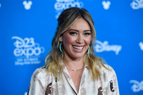 Hilary Duff Interview On How I Met Your Father Video