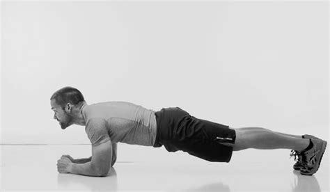 The Only 4 Moves You Need For A Strong Core Mindbodygreen Psoas Muscle Lean Muscle Crossfit