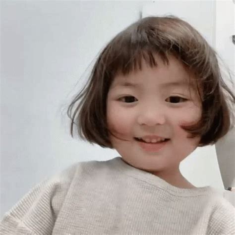 Jinmiran GIF Jinmiran Discover Share GIFs em Coreana fofa Bebês chineses Bebês