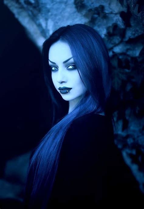 pin by mike vands on gotische mode gothic beauty goth beauty hot goth girls