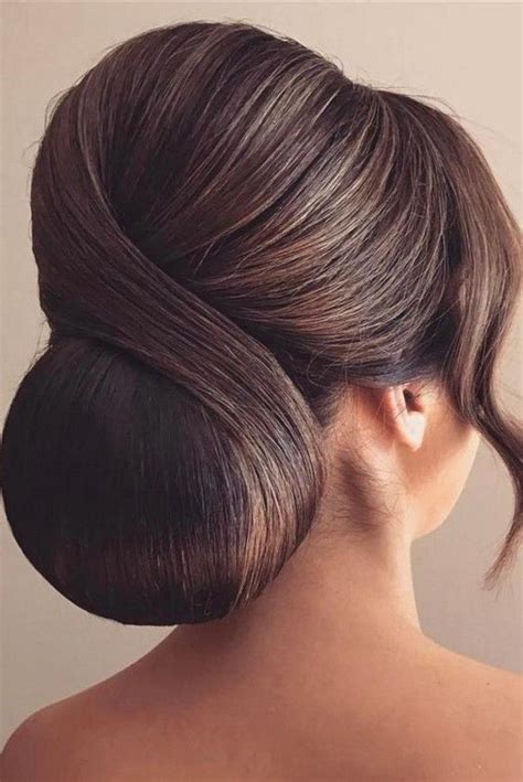 50 Classy Clean Bun Hairstyles Ideas Em 2020 Cabelo Look Looks