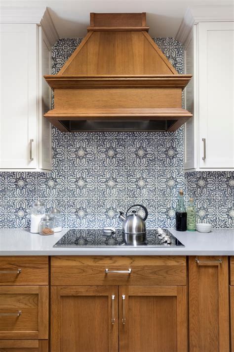 An original photograph or print backsplash can fit with any style — and what a statement it makes. Gorgeous Kitchen Backsplash Ideas | HGTV | Kitchen backsplash, Top kitchen designs, Kitchen ...