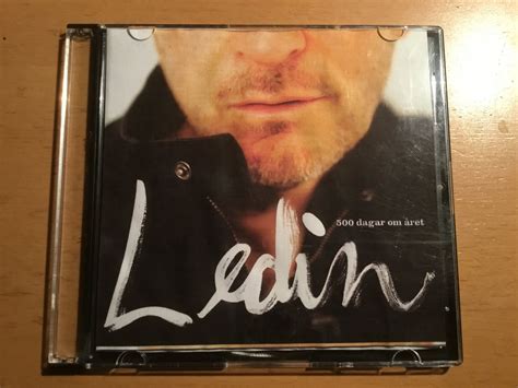 Tomas folke jonas ledin, född 25 februari 1952 i östersund, jämtlands län, är en svensk sångare, låtskrivare, gitarrist och skivproducent. Tomas Ledin (406790822) ᐈ Köp på Tradera
