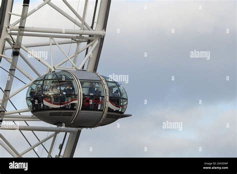 09112017 London The London Eye Is Located Across The Street From