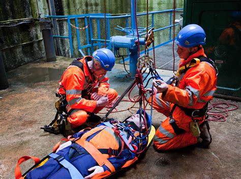 Check 'confines' translations into malay. Confined Space Rescue | Case Histories | PMP Utilities
