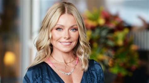 Kelly Ripa Shares Prom Photos Of Her Daughter Lola Heading Off To The Dance
