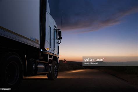 Semitruck Driving On Dirt Road Stockfoto Getty Images