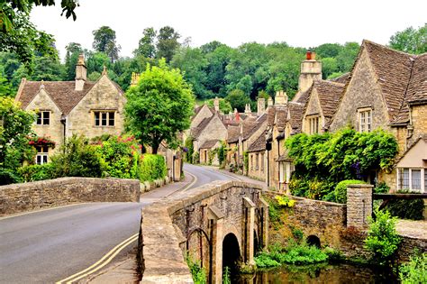 A Charming Cotswolds Neighborhood In South Central England Wed Love