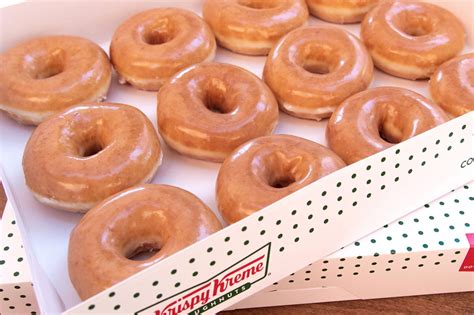 Hindi ko na matandaan kung kelan ako unang nakakain ng doughnut from kkd. Krispy Kreme is giving away free donuts at all locations ...