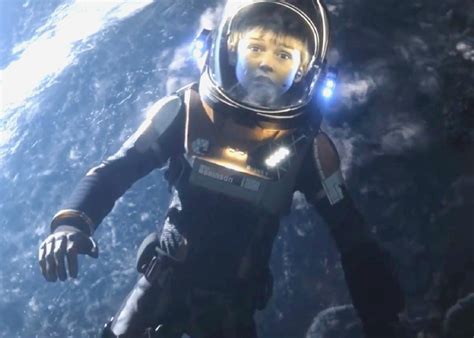 Spoiler Free Review Colin Costello On Lost In Space Reel Chicago Midwest Film Audio