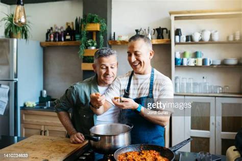 Gay Couple Eating Healthy Photos Et Images De Collection Getty Images