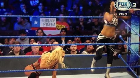 Con un simple click puedes escuchar todas las mejores emisoras de radio de la emisora radial campeona de chile. Cartel de "Renuncia Piñera" se coló en Smackdown de la WWE