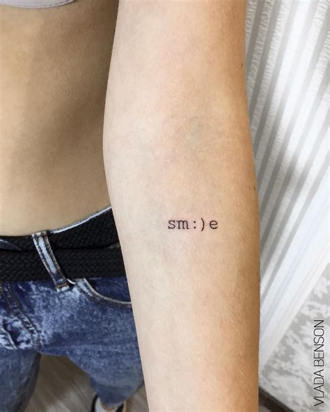 Frase Smile Por Vlada Benson Tatuajes Para Mujeres