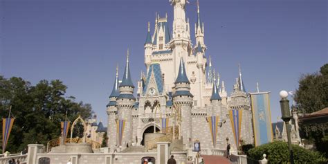2 Died After Riding Disney World Attractions Huffpost