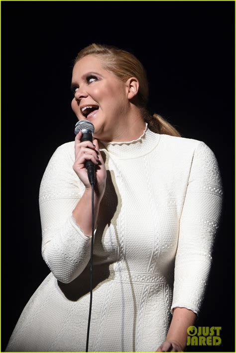 Amy Schumer Talks Married Life Disses Kanye West In Saturday Night Live Opening Monologue