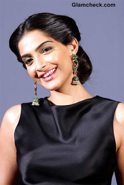 Sonam Kapoors Timeless Hairstyle And Makeup Diy