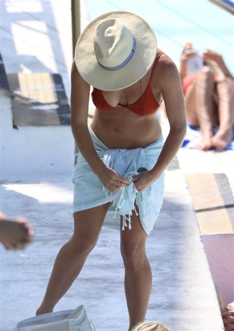 Hot Rachael Gouvignon Shows Off Her Sexy Bikini Body In Sydney