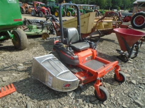 Kubota Zg124e Zero Turn Mower W Bagger 48 Like New With Only 195