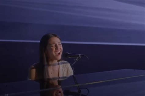 Olivia Rodrigo Sings Drivers License For The First Time Live On