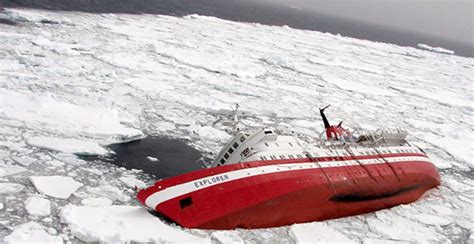 Icy Rescue As Seas Claim A Cruise Ship The New York Times