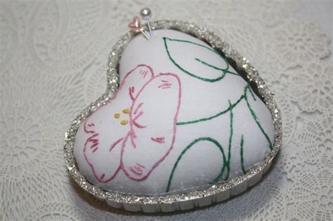 Heart Pin Cushion Vintage Embroidered Linen Pink Etsy Pin Cushions