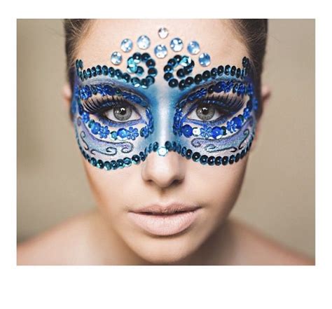 Maquiagem Para O Carnaval Teteclementino Carnaval Mardi Gras Mask
