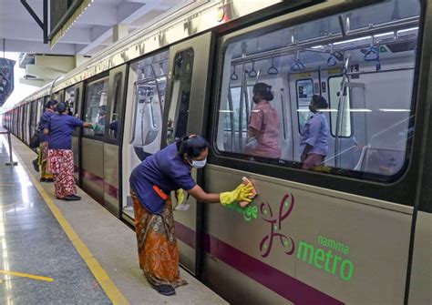 namma metro service resumes in bengaluru photos hd images pictures news pics oneindia photos
