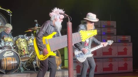 Zz Top Perform Got Me Under Pressure With A 17 String Bass Guitar