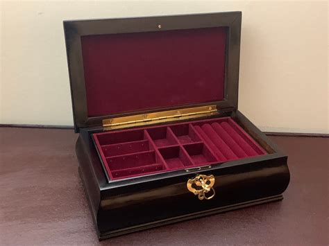 Vintage Williamsburg Fancy Jewelry Box Key Lock Movable Tray Brass