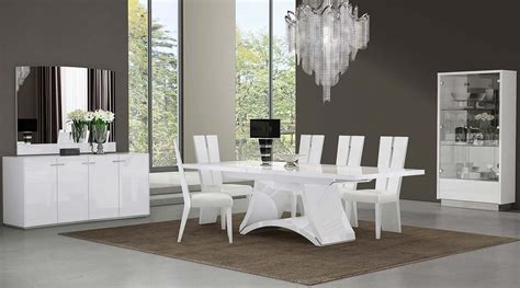 D313 Modern Dining Room Set In White Lacquer Finish