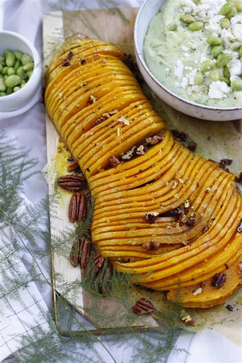 BUTTERNUT DELUXE Gefächerter Butternuss - Kürbis aus dem Ofen mit