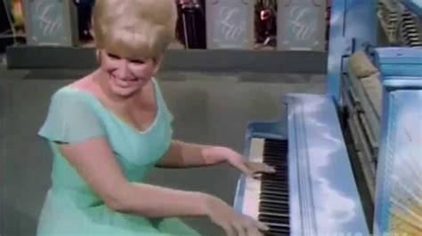 Joann castle on the ragtime piano from the time episode! Jo Ann Castle Plays "You Are My Sunshine" - YouTube