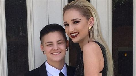 Teen Couple Crowned As First Same Sex Prom King And Queen Ladbible