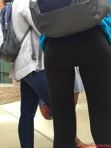 Sexy Candid Girls Skinny Booty And Legs In Leggings Closeup Candid