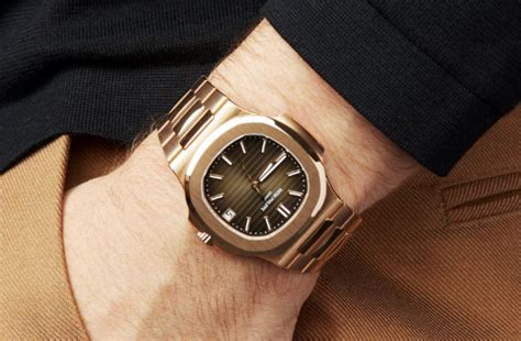 As a result, the best rose gold dress watches are like sweet icing on the cake of your stylish get up, making you a man of the night indeed. 10 Best Real Gold Watches for Men (2020 Guide)