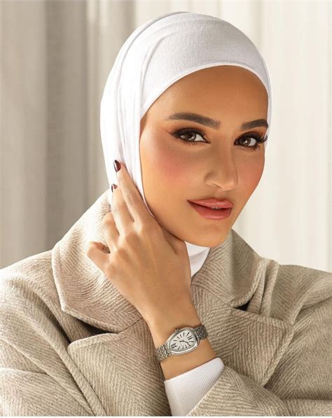 Pin By Diana Halet On Hijabs Business Women Fashion Instant Hijab Beautiful Hijab Girl