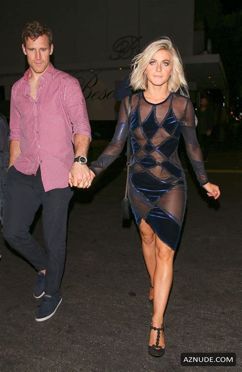 Julianne Hough Nipple Slip At Dancing With The Stars Finale After
