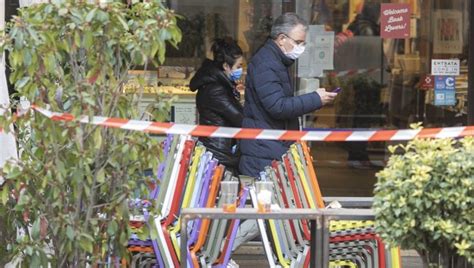Dopo la deposizione di una corona di fiori al. Coronavirus in Lombardia, Cts conferma dati da arancione ...