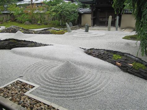 20 Gorgeous Zen Garden Design Ideas For Inspiration Zen Sand Garden