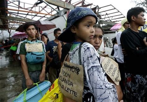 Typhoon Haiyan Aid Trickles In To The Philippines