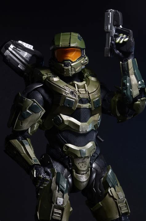 Fortnite now plays host to halo's master chief, following its recent addition of god of war's kratos. Closer Look: Halo 18″ Master Chief Action Figure ...