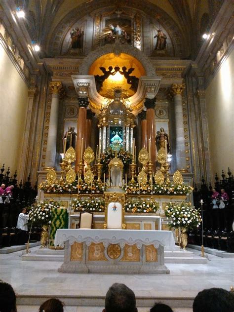 Interior De La Catedtal Basilica De San Juan De Los Lagos Jalisco