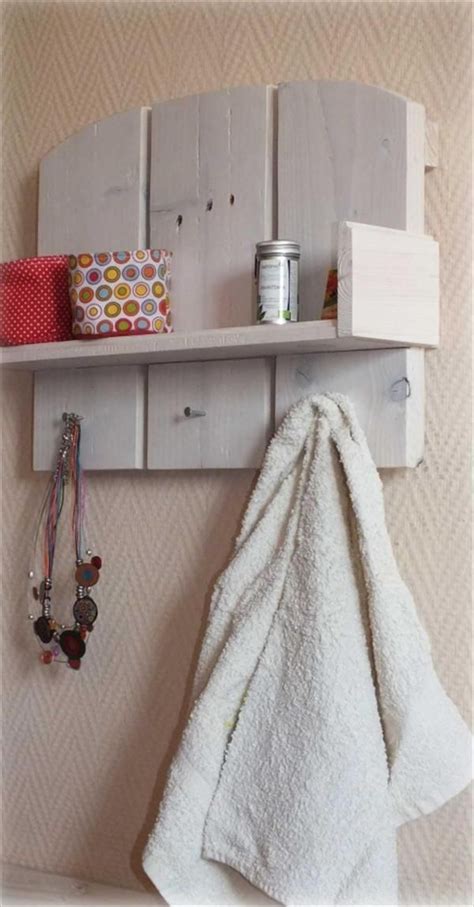 Diy Pallet Shelf And Towel Rack Pallet Ideas