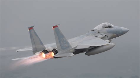 Us F 15 Crashes Off Okinawa Pilot Safe